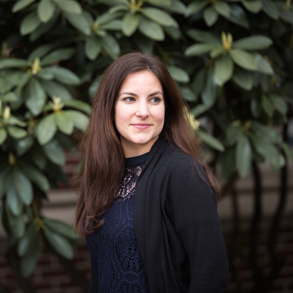 Elizabeth Heredia Professional Headshot